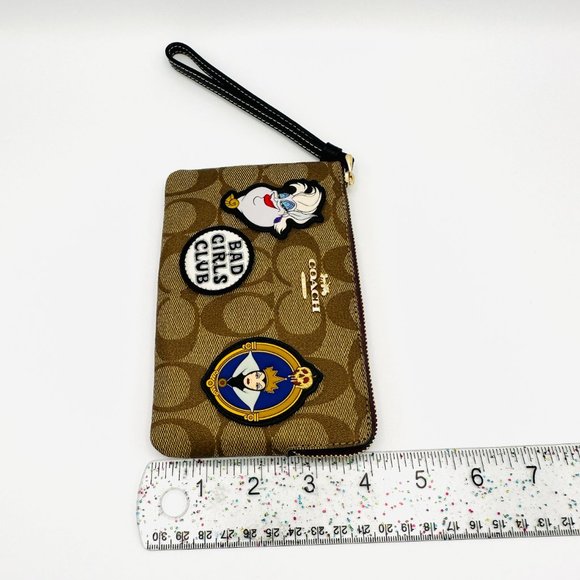 0627 COACH LIMITED EDITION DISNEY VILLAINS PATCHES ZIP CORNER WALLET WRISTLET - Picture 5 of 7